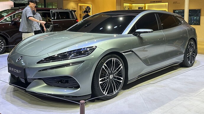 Denza_Z9_GT_001_(cropped)