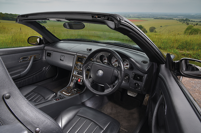 Classic & Sports Car – Natural brawn thrillers – Mercedes-Benz SLK32 AMG vs BMW Z3 M Roadster – 8