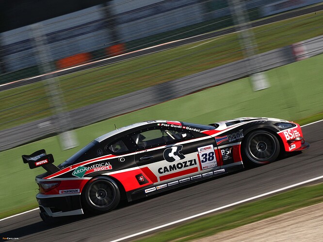 wallpapers_maserati_granturismo_2012_7