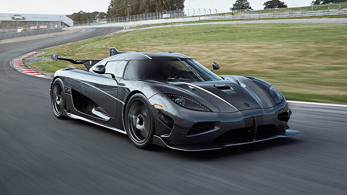 2018-Koenigsegg-Agera-Final-Edition-3