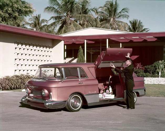 1955-GMC-LUniverselle-concept-pink-GM-Design-social-post-April-2021-004