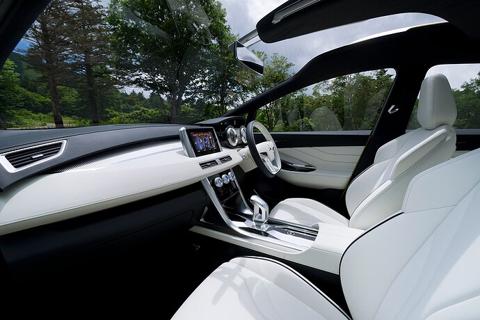 2016-Mitsubishi-XM-Concept-Interior-04