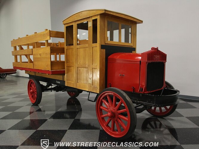 1920-traffic-motor-truck