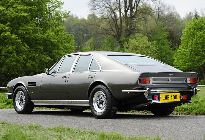 1974-aston-martin-lagonda-v8-saloon-3