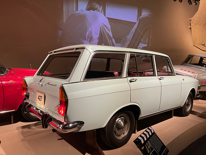 Back_of_Moskvitch_427