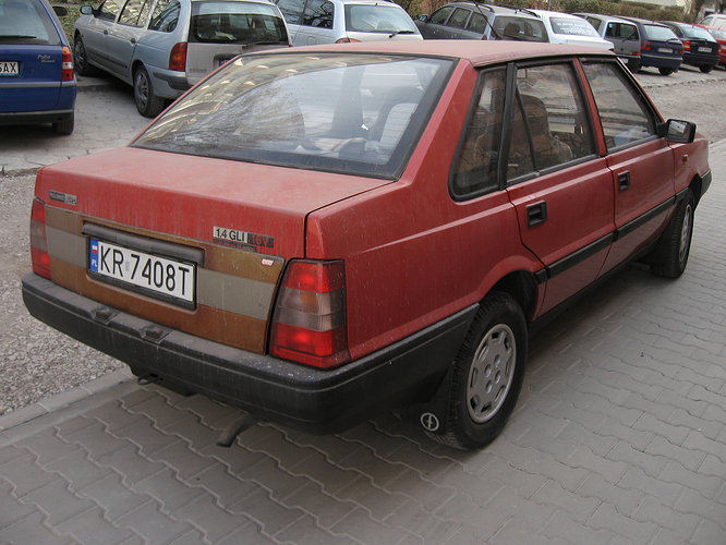 Red_FSO_Polonez_Atu_1.4_GLI_16V_Multipoint_injection_in_Kraków_2