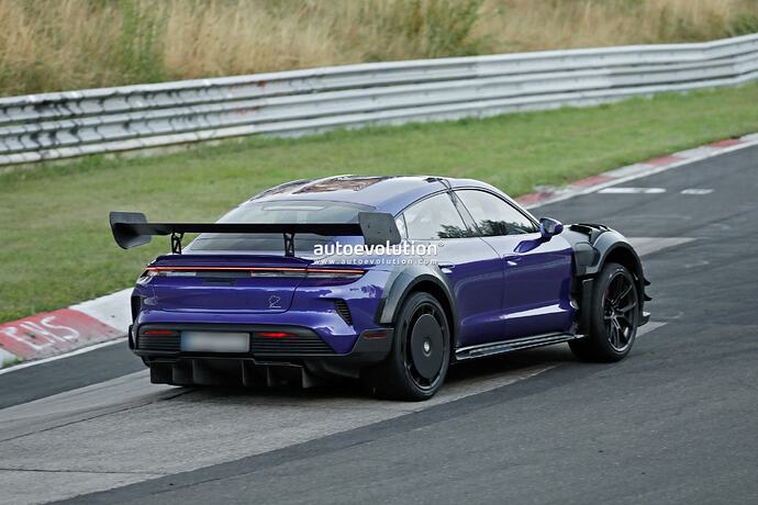 2026-porsche-taycan-turbo-gt-weissach-manthey-kit-spied-again-could-be-called-gt4-rs_26