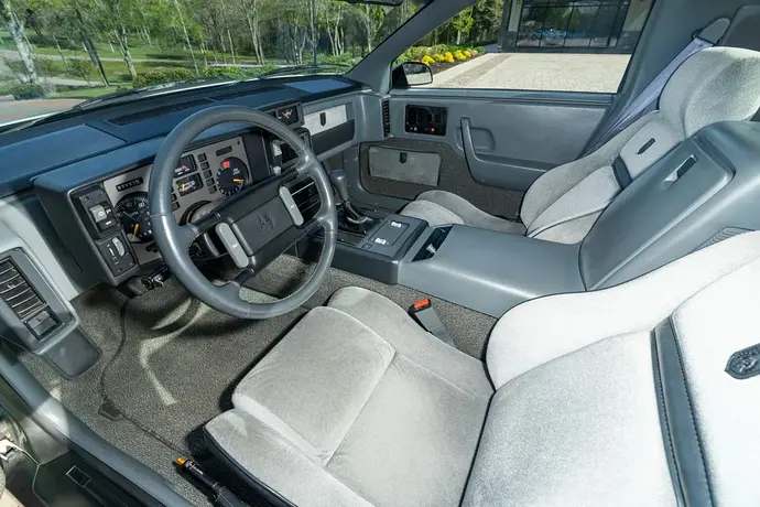 Pontiac-Fiero-SE-7-1536x1024