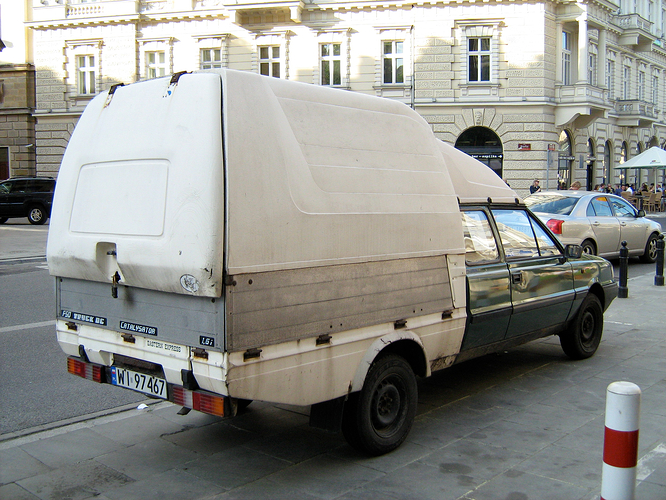 1996_Polonez_Truck_1.6i_green_in_Warsaw_r