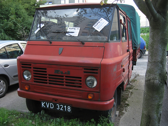 Red_FSC_Żuk_A-16_B_on_a_parking_lot_in_Kraków_(1)