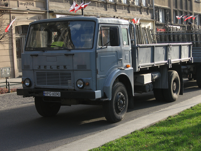 Grey_Jelcz_truck_of_the_Polish_Police_on_Matejki_square_in_Kraków_(2)