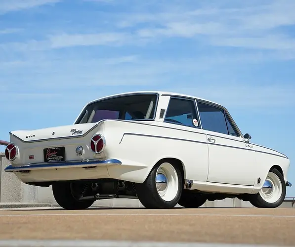 Ford-Cortina-V8-Sleeper-8