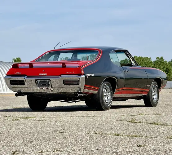 Pontiac-GTO-Royal-Bobcat-428-8-1536x1382