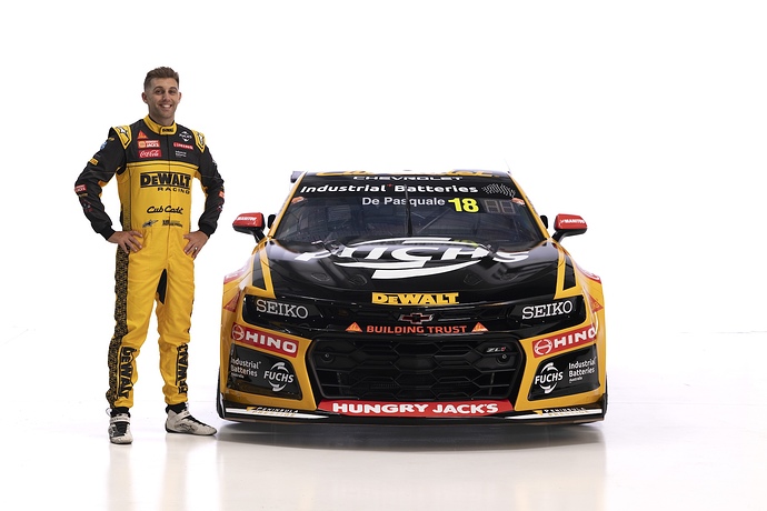 2026-Team_18-Livery-MH3_9012-Edit