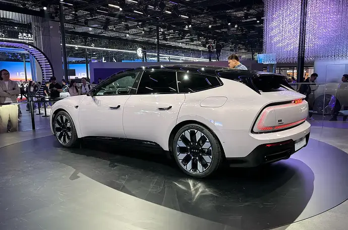 audi_e5_sportback_white_rear_34