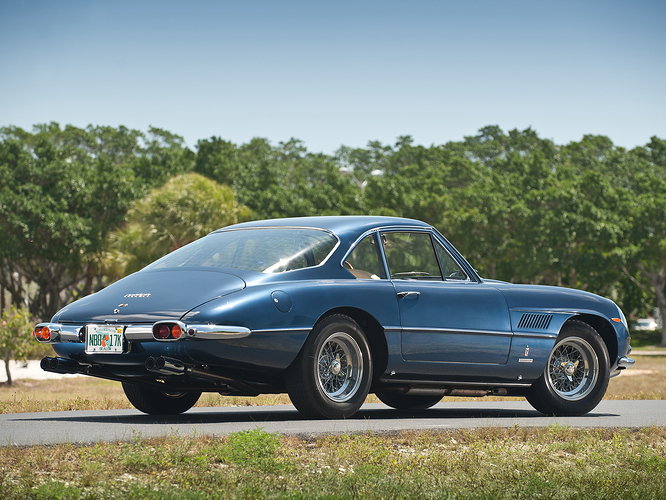 ferrari_400_superamerica_coupe_aerodinamico_4