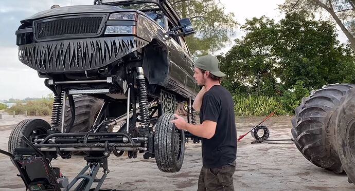 8-wheel-chevy-silverado-monstermax-goes-for-a-swim-in-the-ocean_9