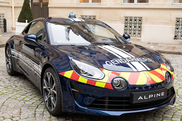 Alpine-A110-Gendarmerie-Nationale-revelee-Place-Beauvau-0010-scaled