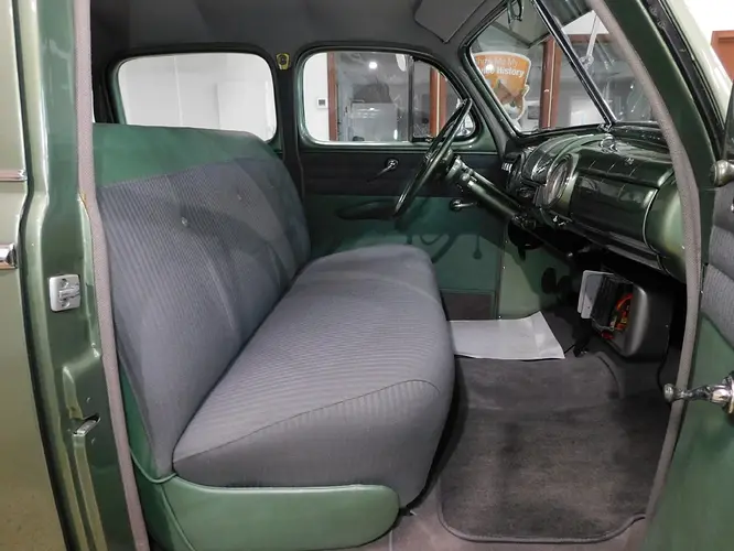 1947_mercury_monarch-sedan_137-4-scaled