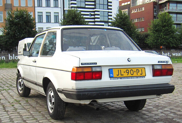 1983_Volkswagen_Jetta_1.3_C_rear