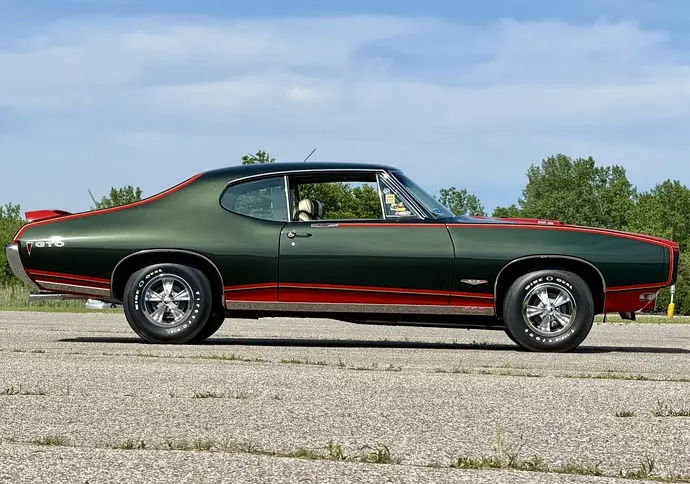 Pontiac-GTO-Royal-Bobcat-428-1-1536x1079