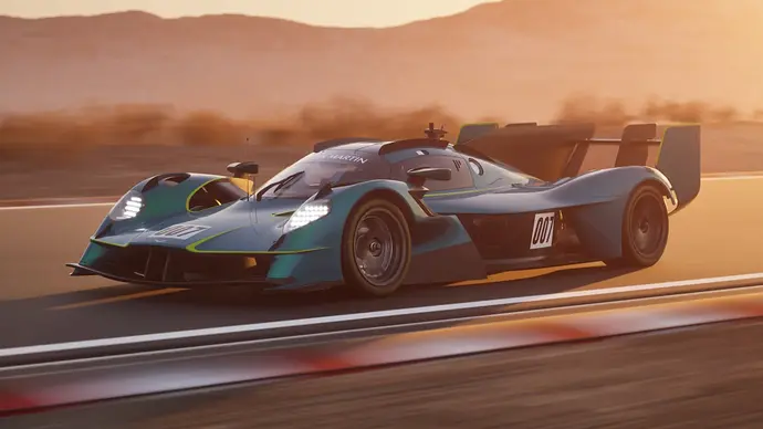 6 Aston Martin Valkyrie LM