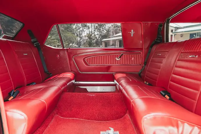 Ford-Mustang-Stretched-Limousine-25-1536x1024