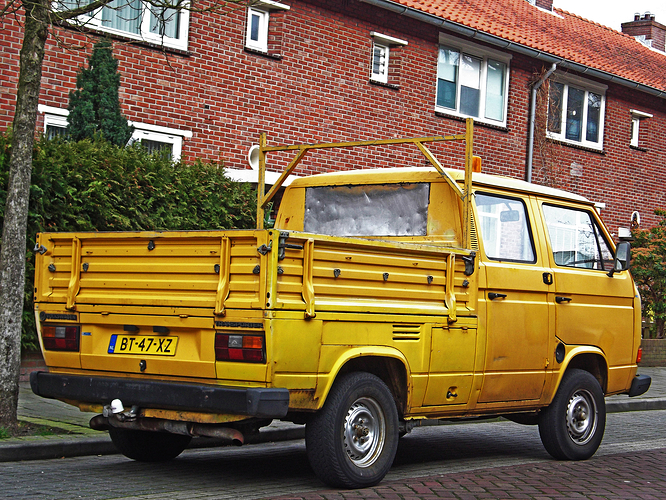 Volkswagen_Transporter_1.6_TD_(16507577167)