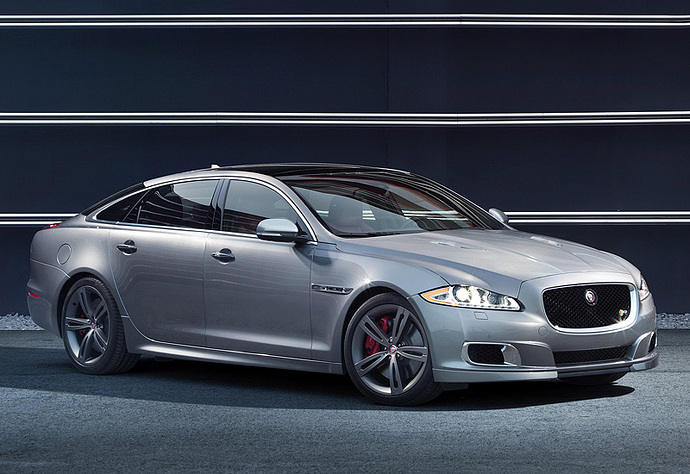 2013-jaguar-xjr-8