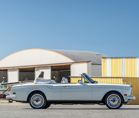 Rolls-Royce-Corniche-9