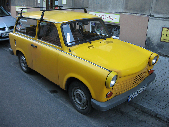 Yellow_Trabant_1,1_Universal_in_KrakΓ³w_(3)