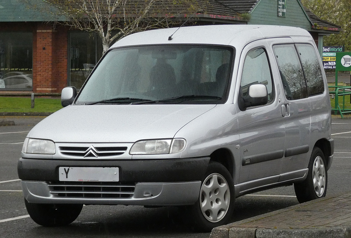 2001_Citroen_Berlingo_Multispace_Forte_Di_-1868cc_1.9(68PS)Diesel-Silver-_04-2024,_Front