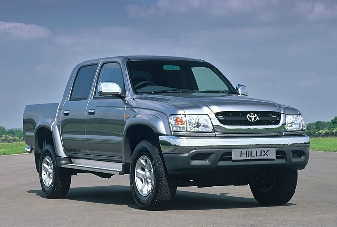 hilux_invincible_b-e1659017884200-1024x689