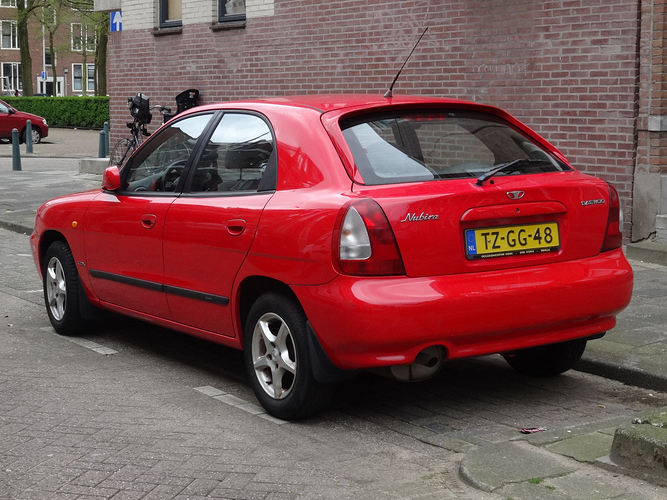 1998 Daewoo Nubira CDX 2.0 Rear