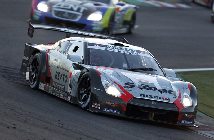 1 S Road REITO MOLA GT-R Wins as all GT-R Entries Advance