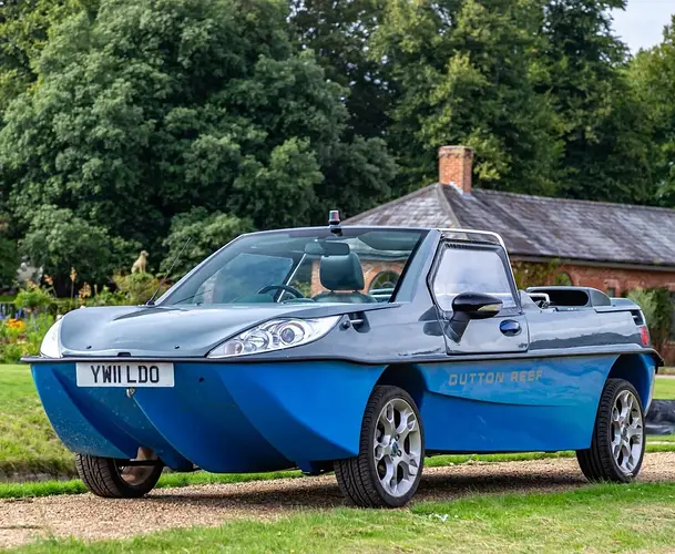 Dutton-Reef-Amphibious-Vehicle-18-1536x1260