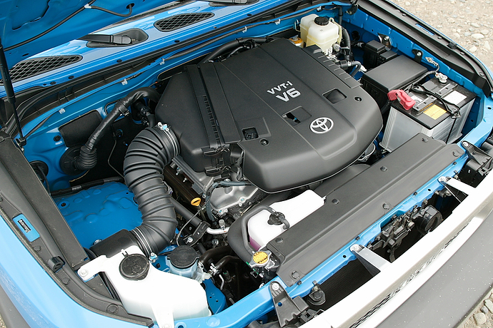 Toyota_1GR-FE_engine_001