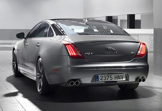2013-jaguar-xjr-3