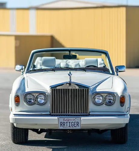 Rolls-Royce-Corniche-5