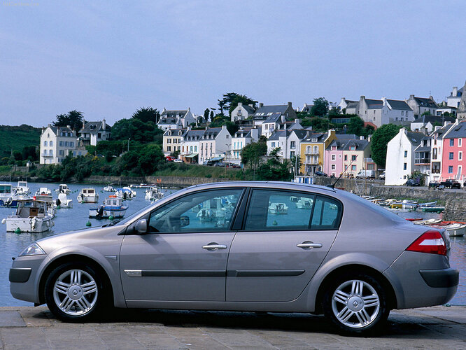 Renault-Megane_II_Saloon-2003-1280-4d0a5b6758507eb6675245b3a0d95fe35c