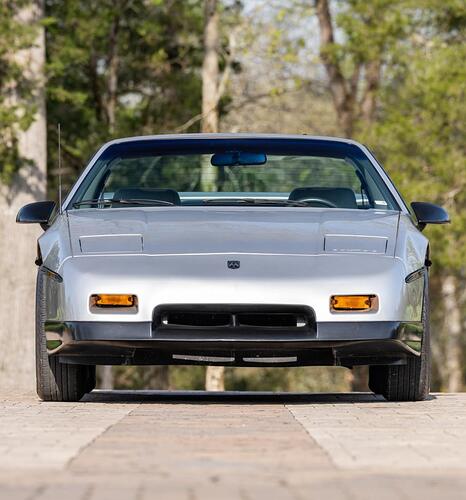 Pontiac-Fiero-SE-21