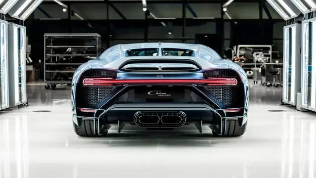 12 BUGATTI_CHIRON-Profilee-Audit
