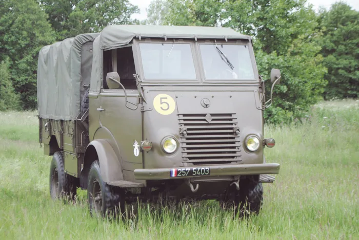 Renault R2087 Poste 1952-1965 Renault R2087 - CC2 Vehicle Suggestions - Car Crushers Forum