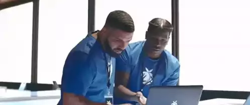 Drake Explaining on Computer