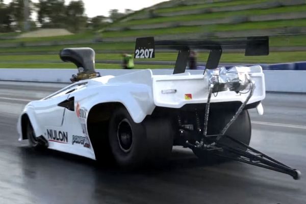 lamborghini-countach-dragster-heck-0094323-600x400